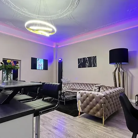 De Luxe Avec Jacuzzi Au Centre De * Мец