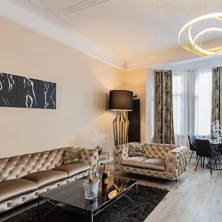 De Luxe Avec Jacuzzi Au Centre De Apartment *