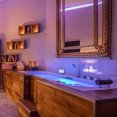 De Luxe Avec Jacuzzi Au Centre De Apartmán Mety