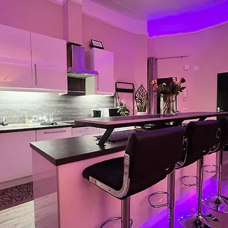 De Luxe Avec Jacuzzi Au Centre De Apartmán