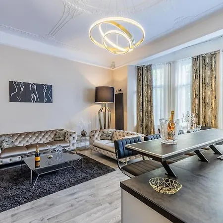 De Luxe Avec Jacuzzi Au Centre De Apartmán *