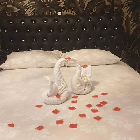 De Luxe Avec Jacuzzi Au Centre De * Mety