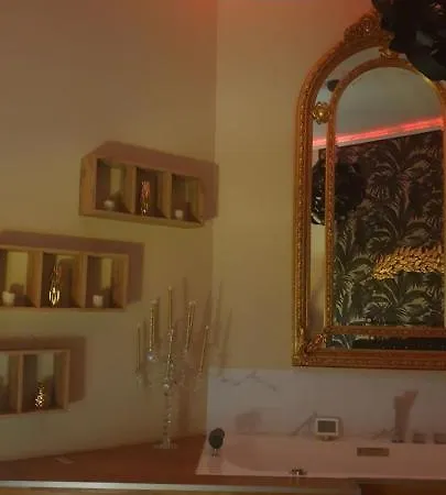 De Luxe Avec Jacuzzi Au Centre De *