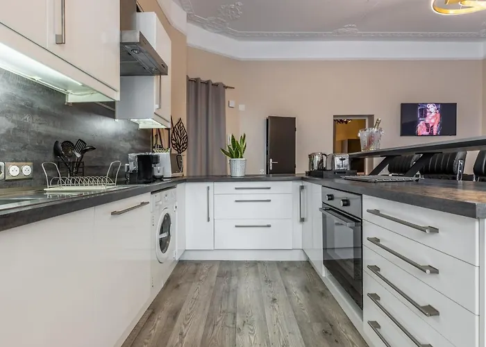 De Luxe Avec Jacuzzi Au Centre De